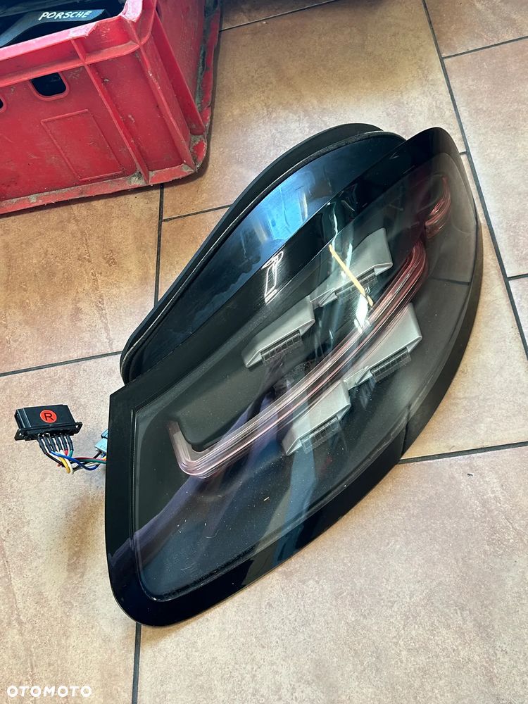 LAMPA PORSCHE 986 PRAWY TYŁ LED - 1
