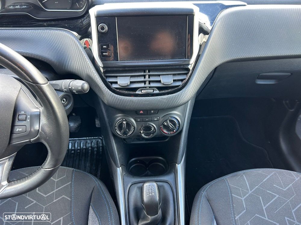 Peugeot 2008 1.6 BlueHDi Style - 11