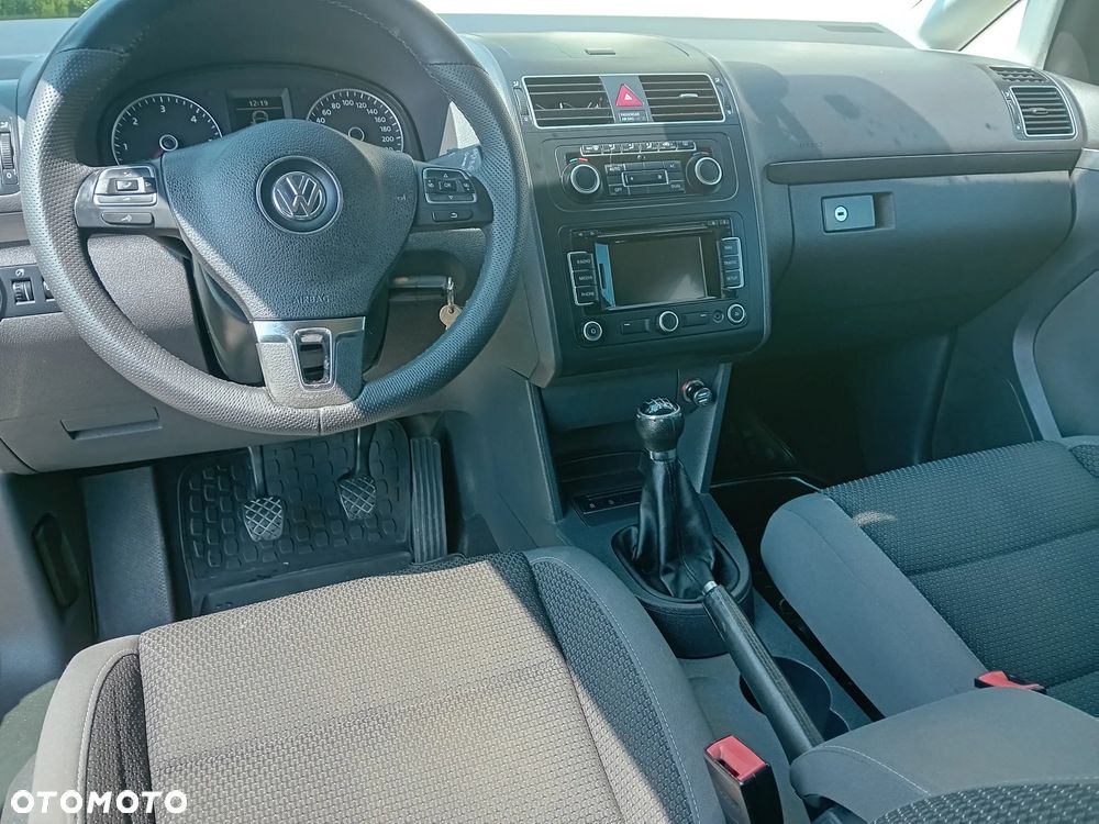 Volkswagen Touran 2.0 TDI DPF BlueMotion Technology Comfortline - 8