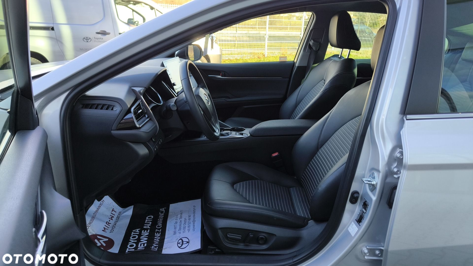 Toyota Camry - 4