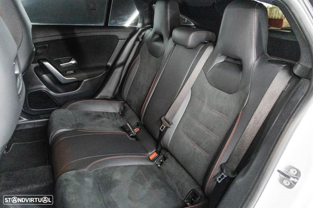 Mercedes-Benz CLA 250 e Shooting Brake AMG Line - 42