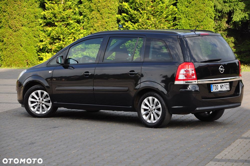 Opel Zafira 1.8 Cosmo - 23