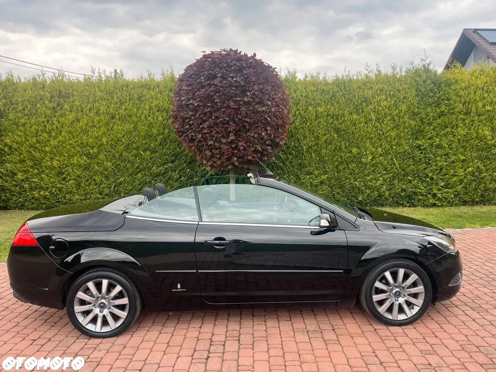 Ford Focus ver-coupe--cabriolet-2-0-16v-black-magic - 10