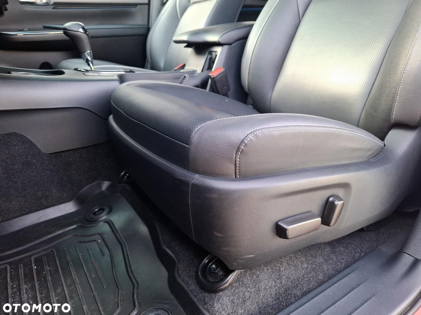 Toyota Hilux 2.8 D-4D Double Cab Invincible Sport 4x4 - 15