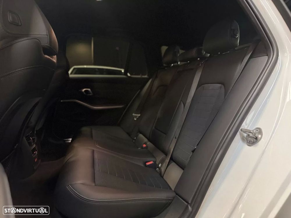 BMW 320 e Line Sport Auto - 24