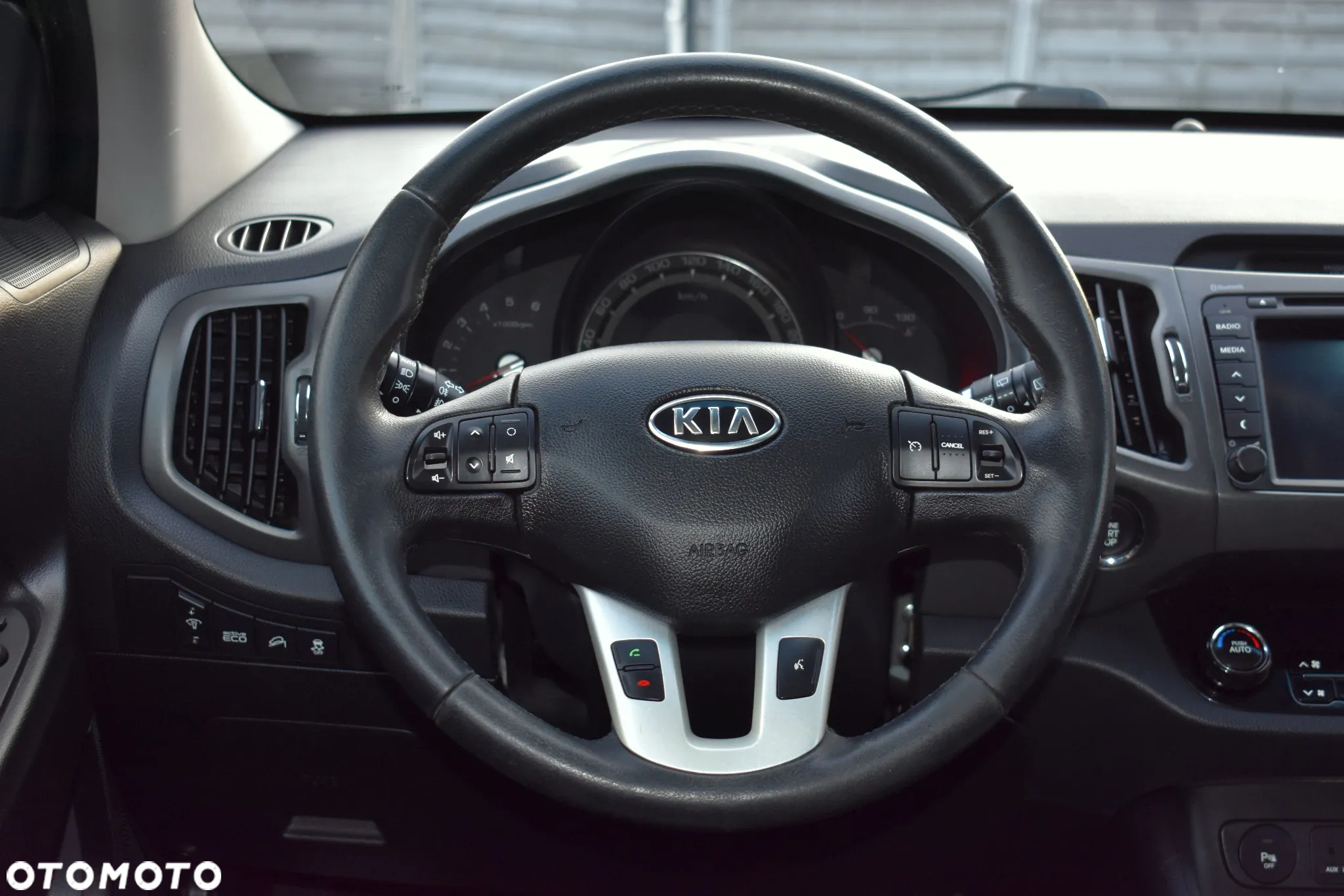 Kia Sportage 2.0 CRDI 4WD Automatik Vision - 28
