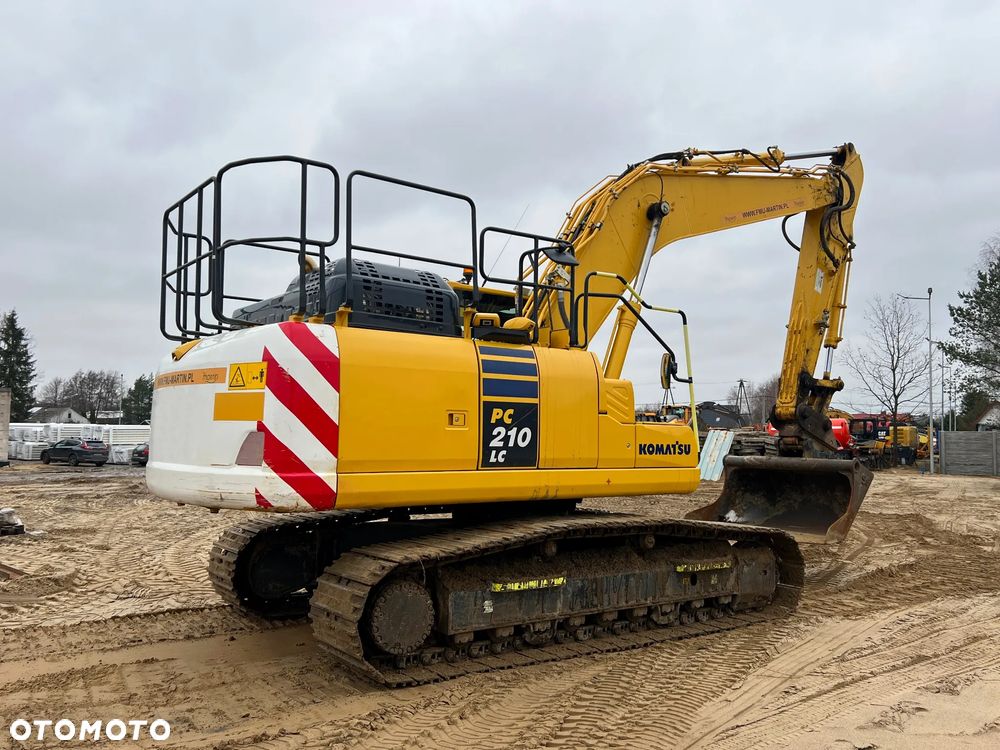 Komatsu PC 210LC - 12