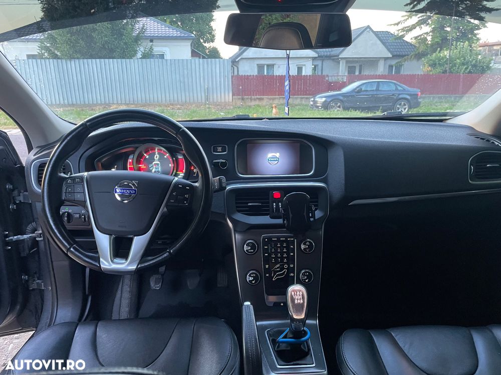 Volvo V40 D2 Kinetic - 9