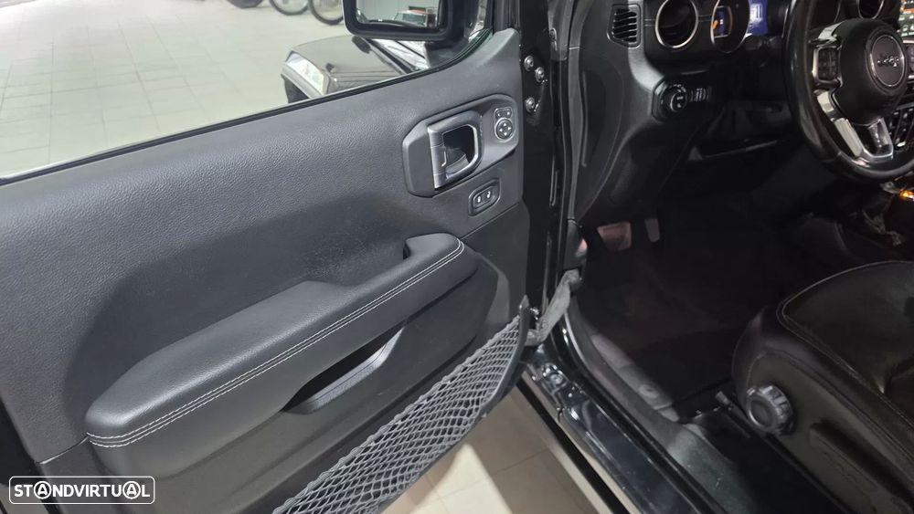 Jeep Gladiator 3.0V6 MultiJet AWD Auto Overland — fotografia 29