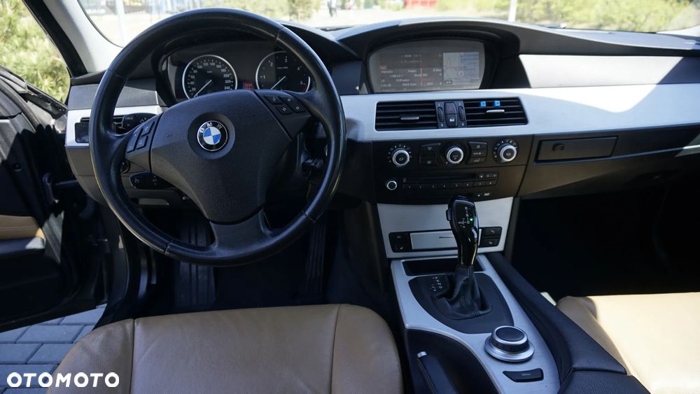 BMW Seria 5 520d - 22