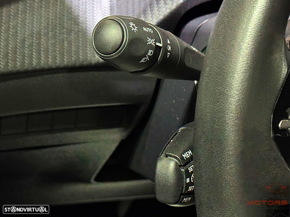 Peugeot 2008 1.2 PureTech SE Style - 23