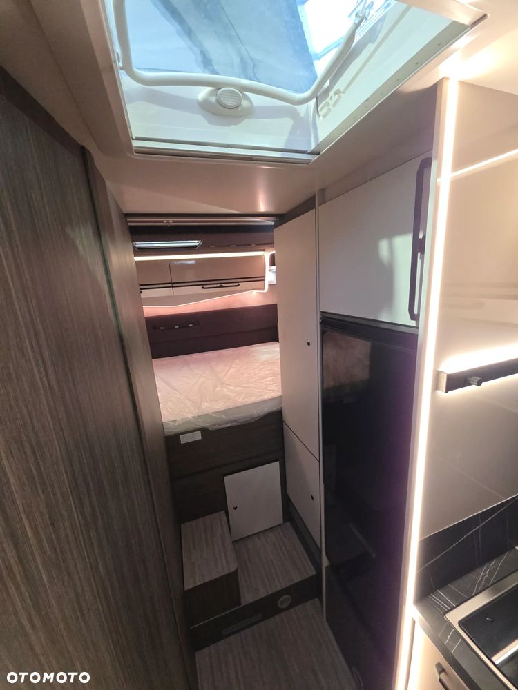 McLOUIS MC4 860 - MODEL 2026 -AUTOMAT ZIMOWY  5 osobowy, 6.99m  PoŁintegra 2x łóżko Elektryczne - 25