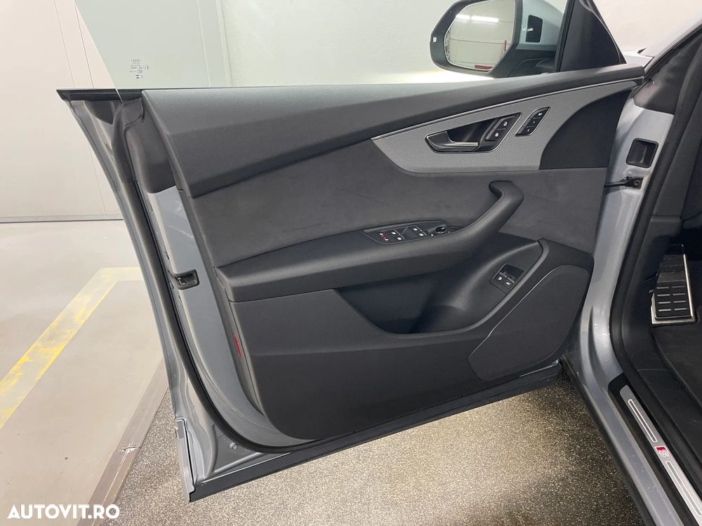 Audi Q8 SUV TFSI e quattro 290 kW tiptronic - 12