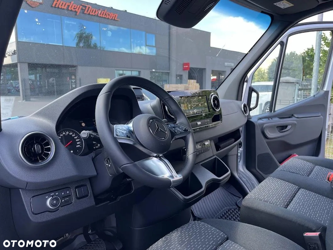 Mercedes-Benz Sprinter - 7