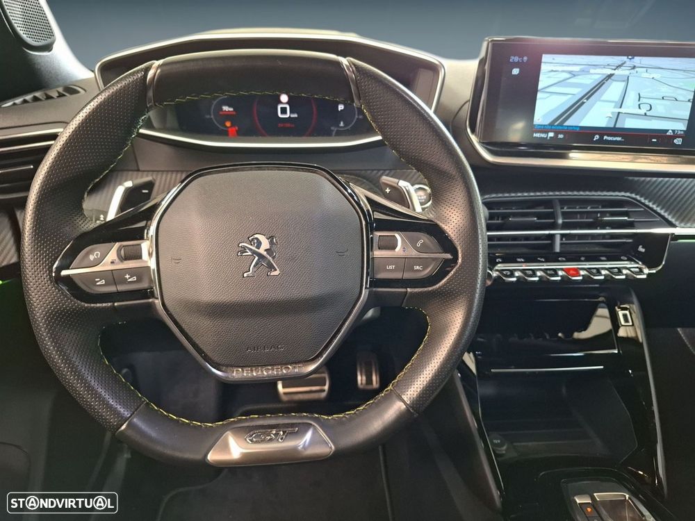 Peugeot 2008 1.2 PureTech GT EAT8 - 17