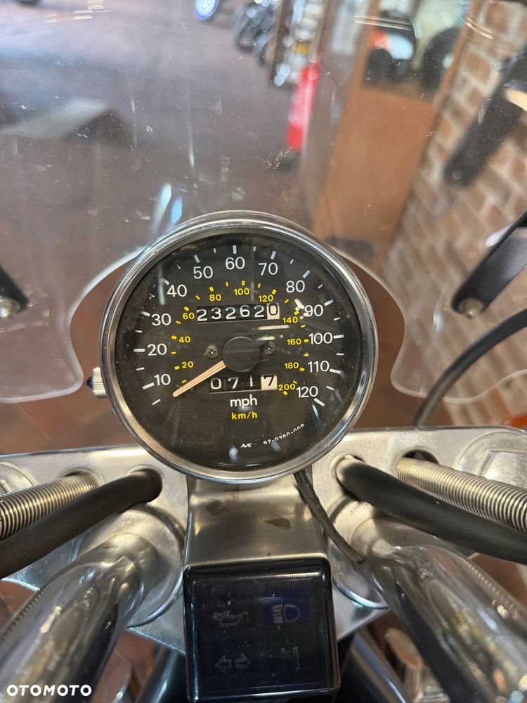 Suzuki Intruder - 5