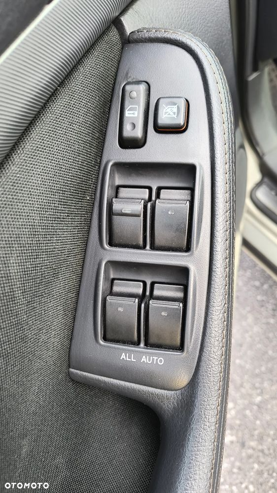 Toyota Avensis - 23