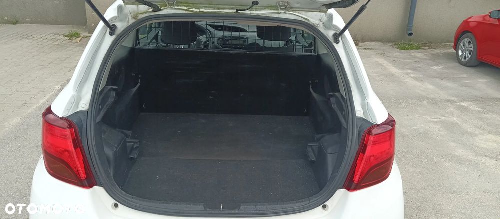 Toyota YARIS - 8