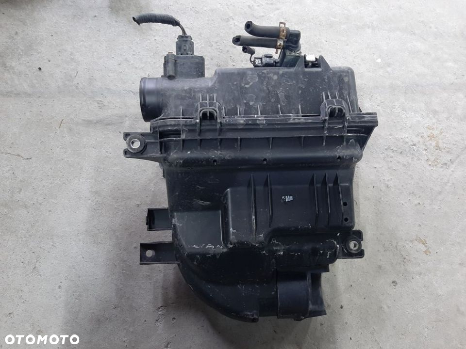 OBUDOWA FILTRA POWIETRZA SUZUKI SWIFT MK7 1.2 71L-A01 - 2