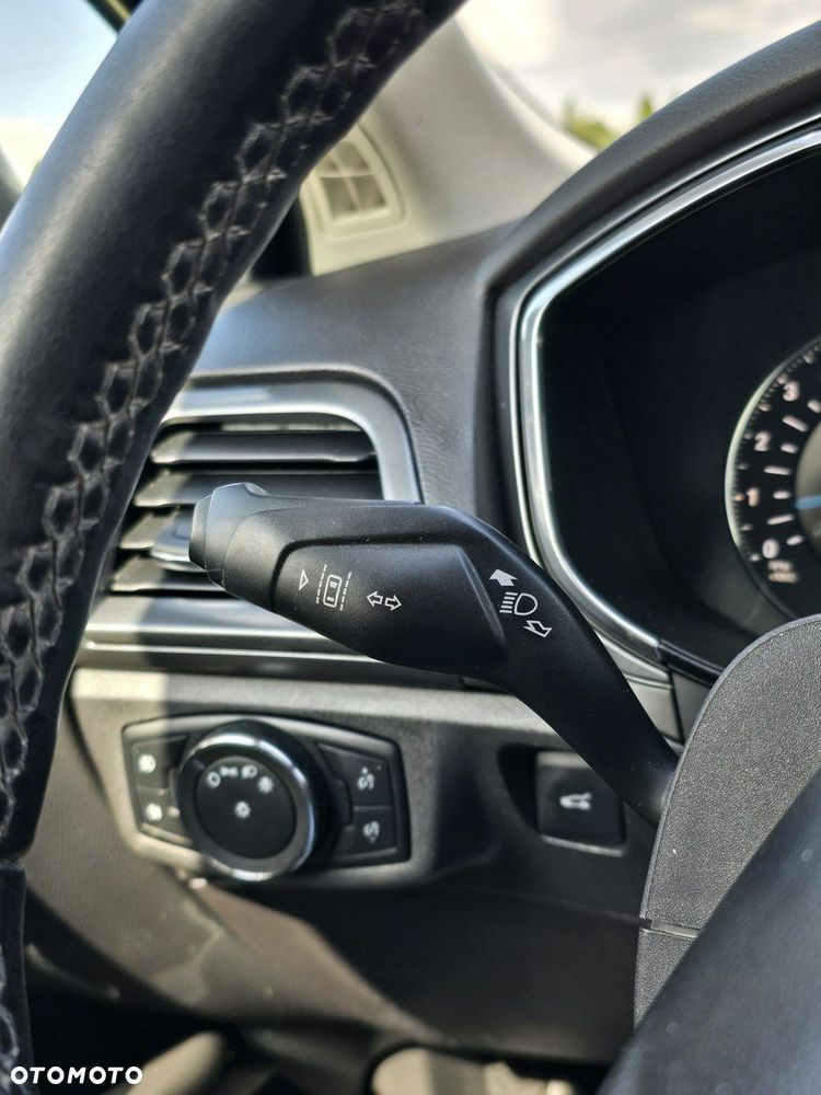 Ford Mondeo - 34