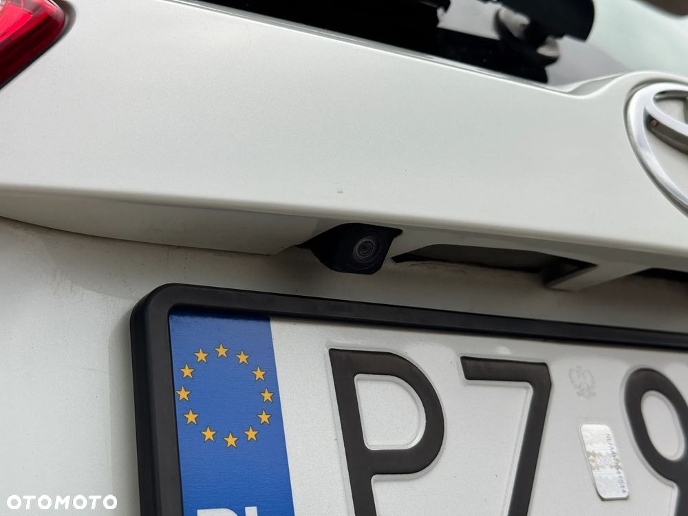 Toyota RAV4 2.0 D-4D Premium - 11