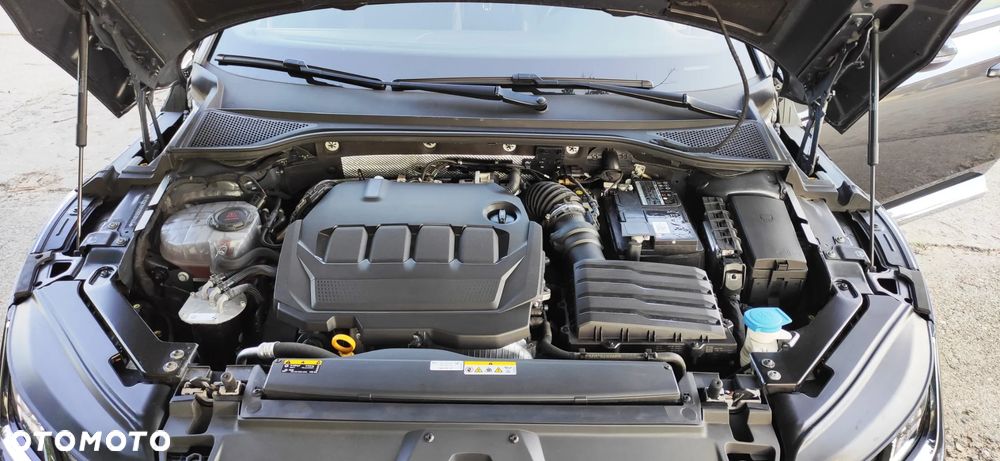 Volkswagen Arteon 2.0 TDI SCR DSG R-Line - 29