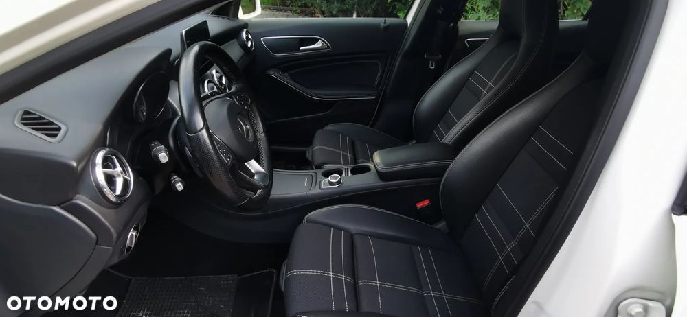 Mercedes-Benz GLA 250 4Matic 7G-DCT AMG Line - 17