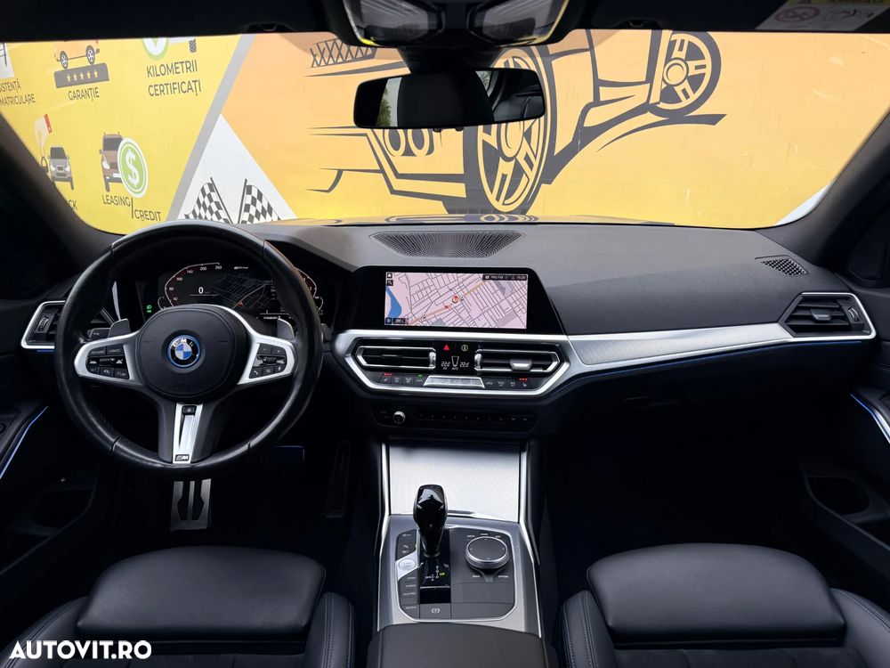 BMW Seria 3 330e Aut. M Sport - 24