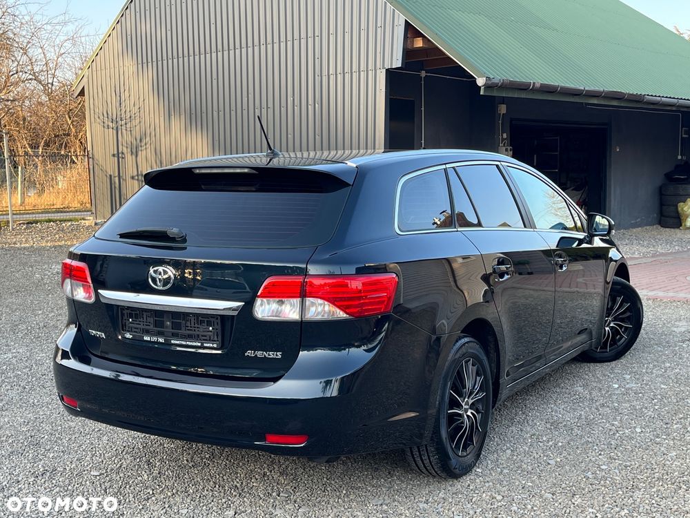 Toyota Avensis - 20