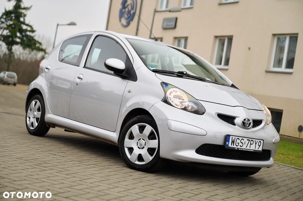 Toyota Aygo City - 3