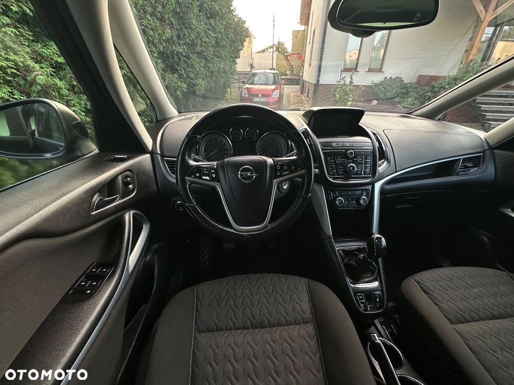 Opel Zafira - 10