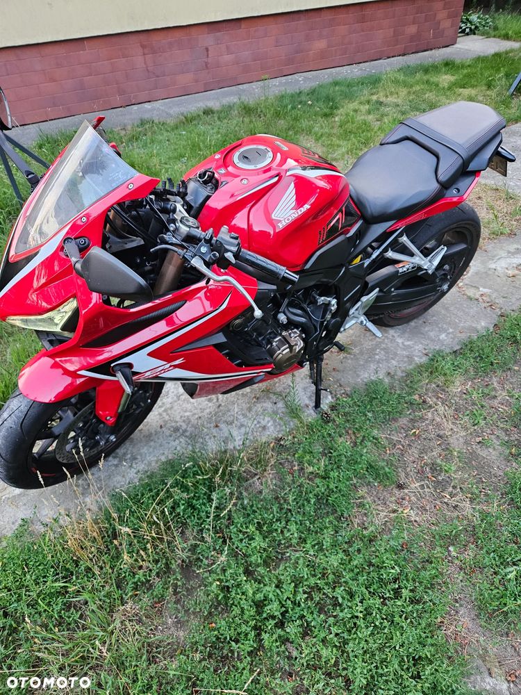 Honda CBR - 1