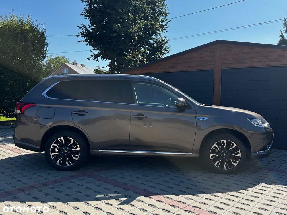 Mitsubishi Outlander - 8