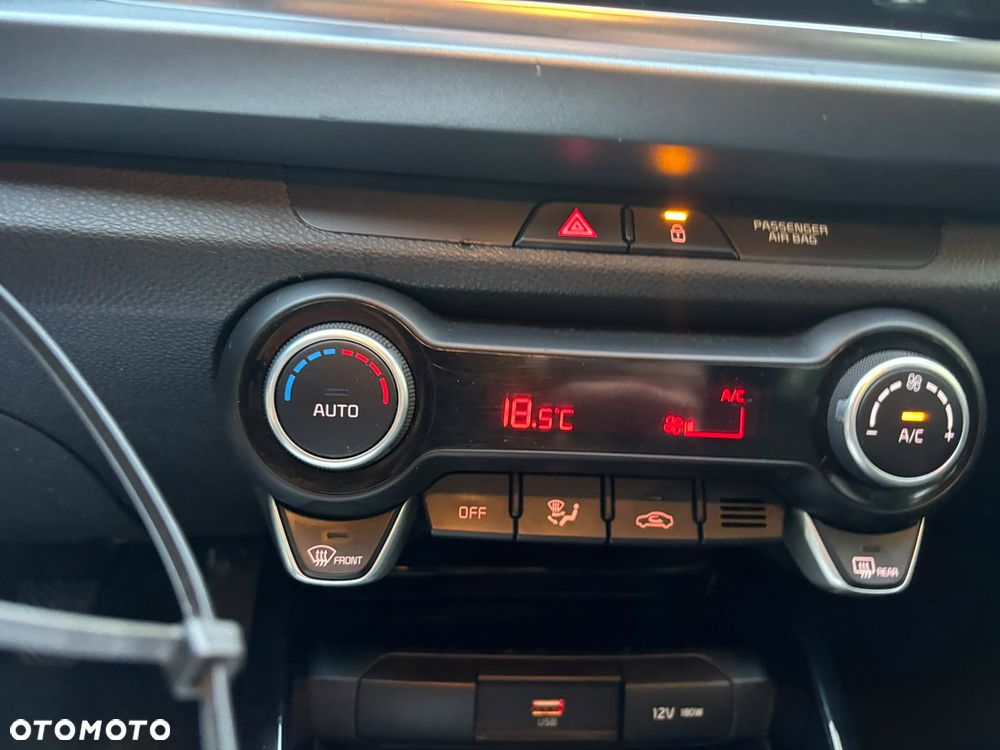 Kia Rio - 12