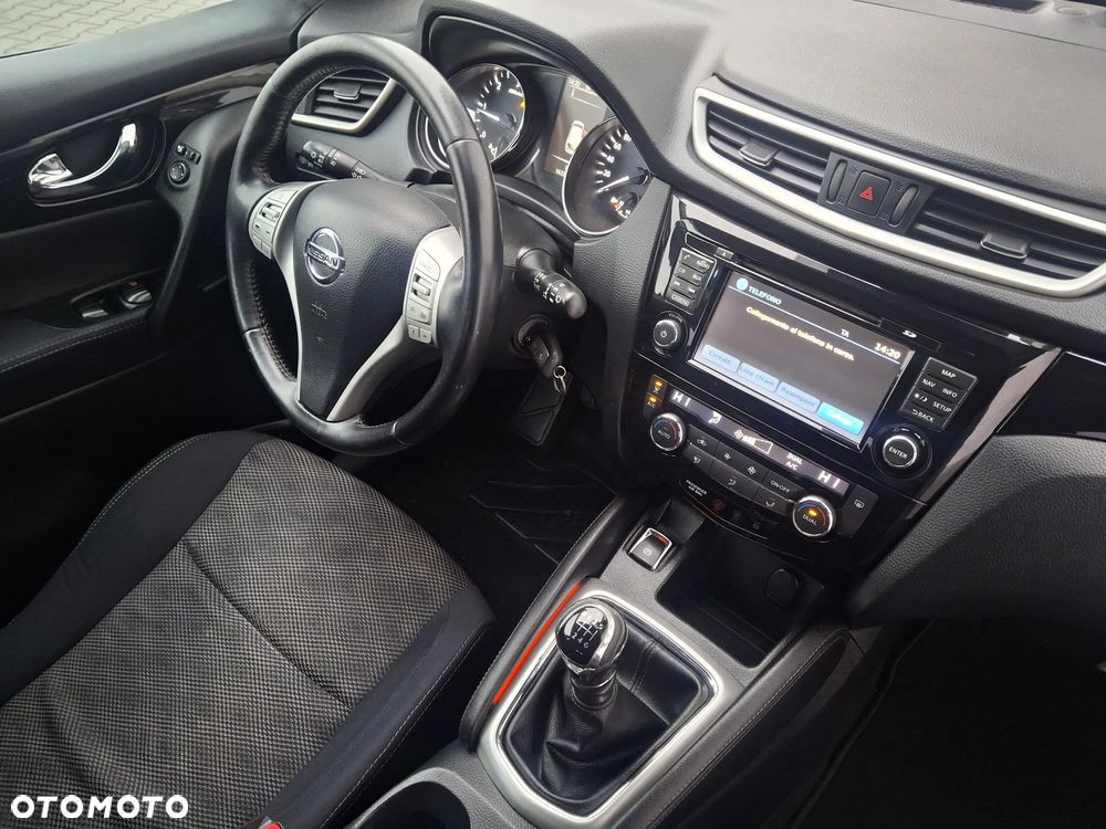 Nissan Qashqai 1.6 dCi 4 x 4 DPF Start/Stop tekna - 29