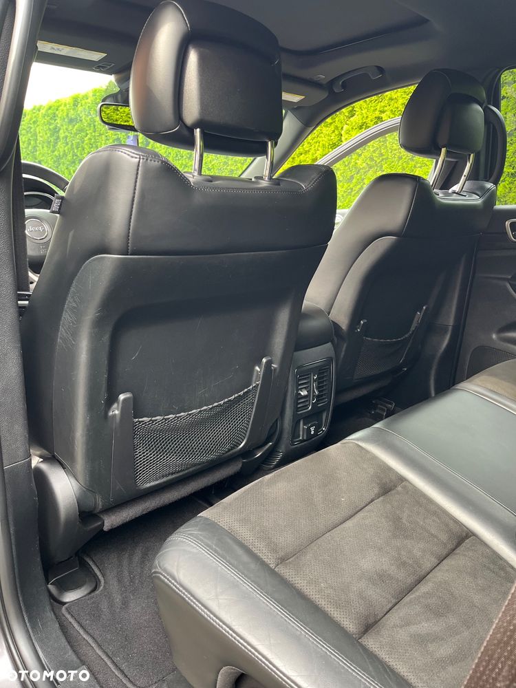 Jeep Grand Cherokee - 17