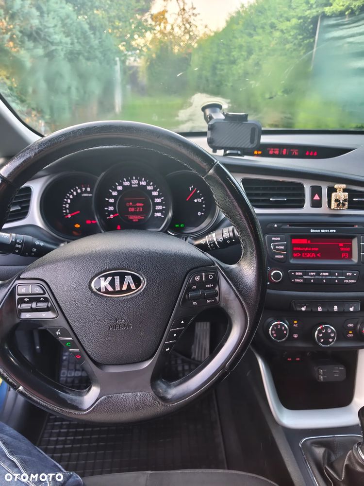 Kia Ceed 1.4 L - 6
