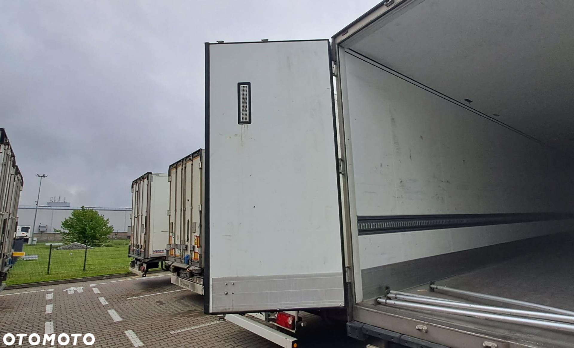 Schmitz Cargobull SKO FP 45 ThermoKing SLXi 300 - 8
