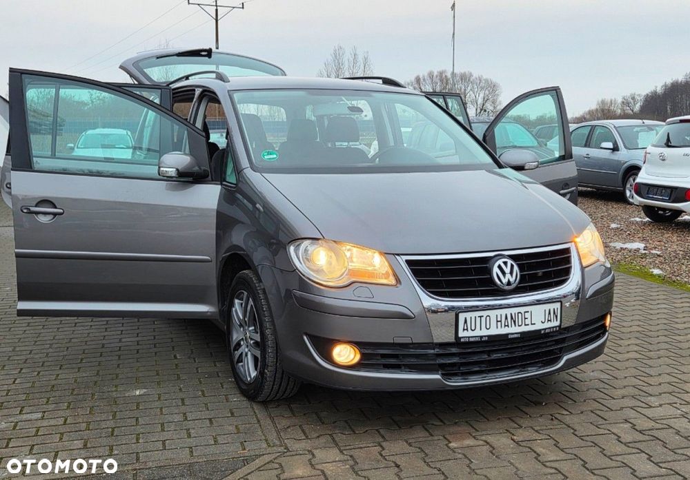 Volkswagen Touran - 28