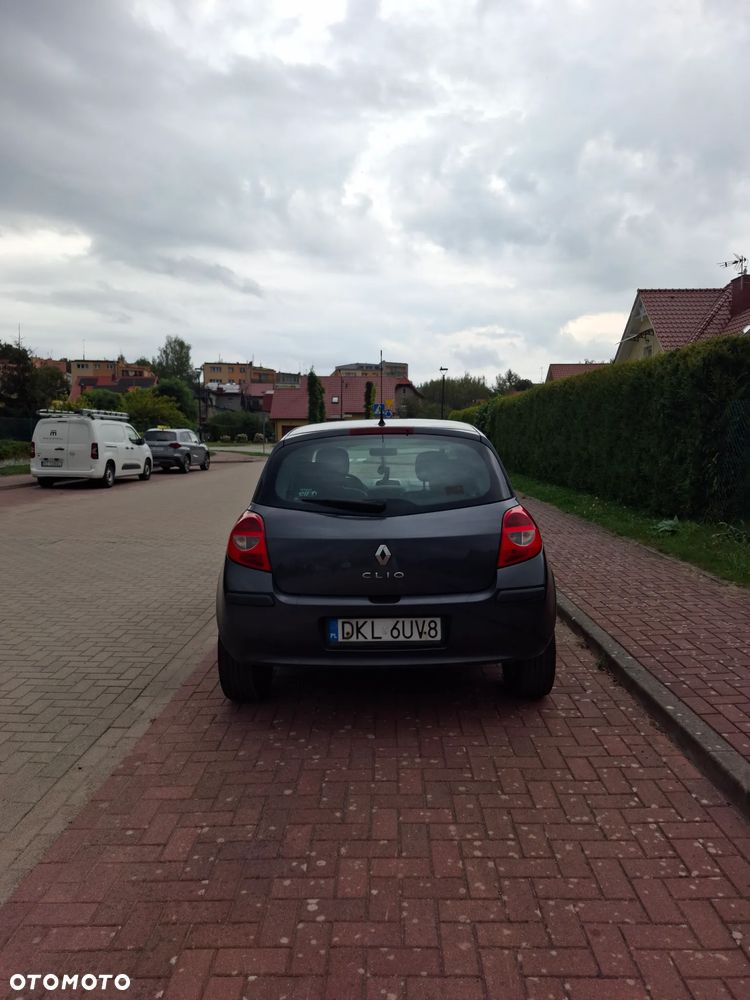 Renault Clio 1.5 dCi Authentique - 6