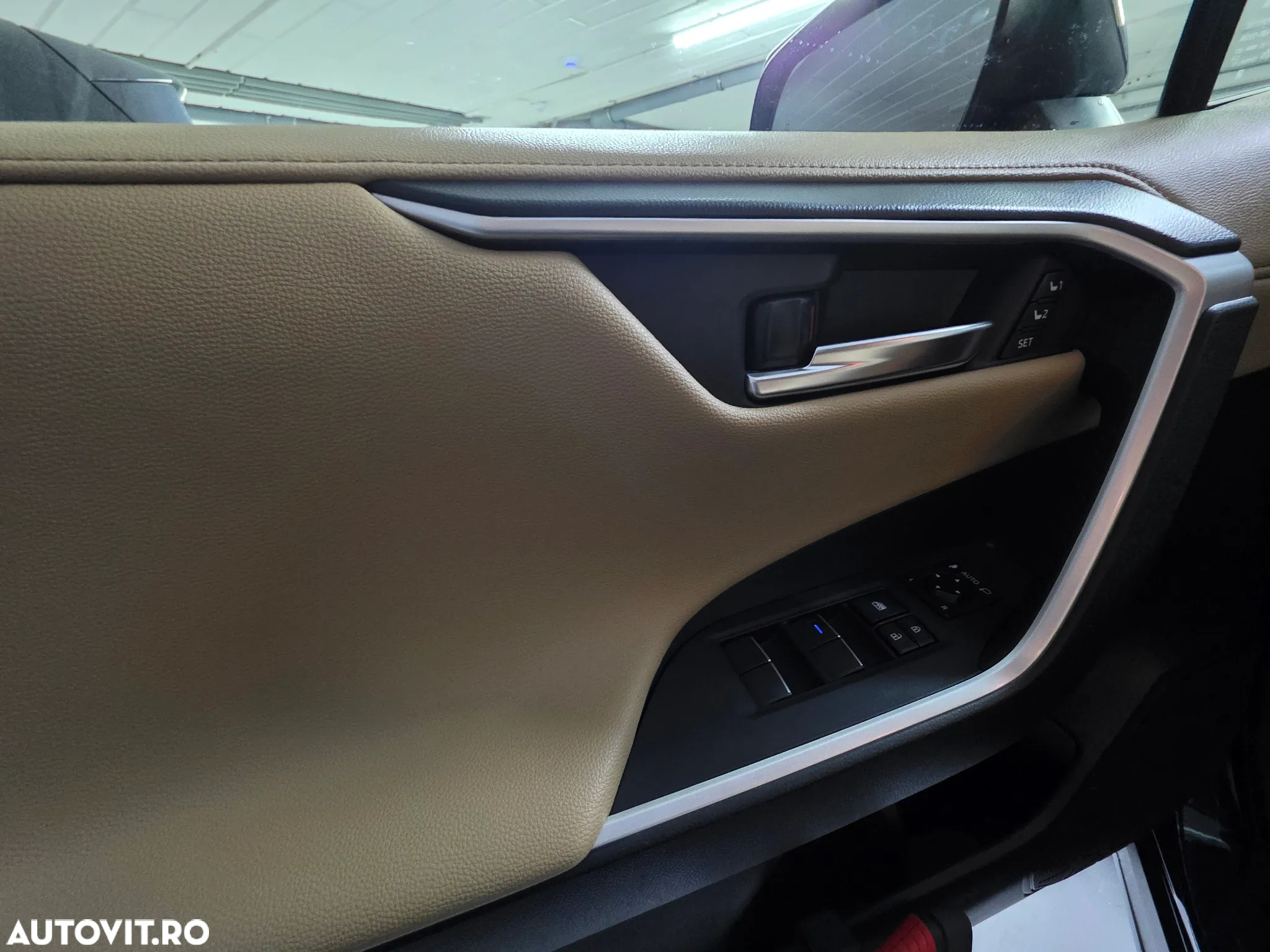 Toyota RAV4 2.5 Hybrid VVT-iE 4x4 Luxury Plus - 26