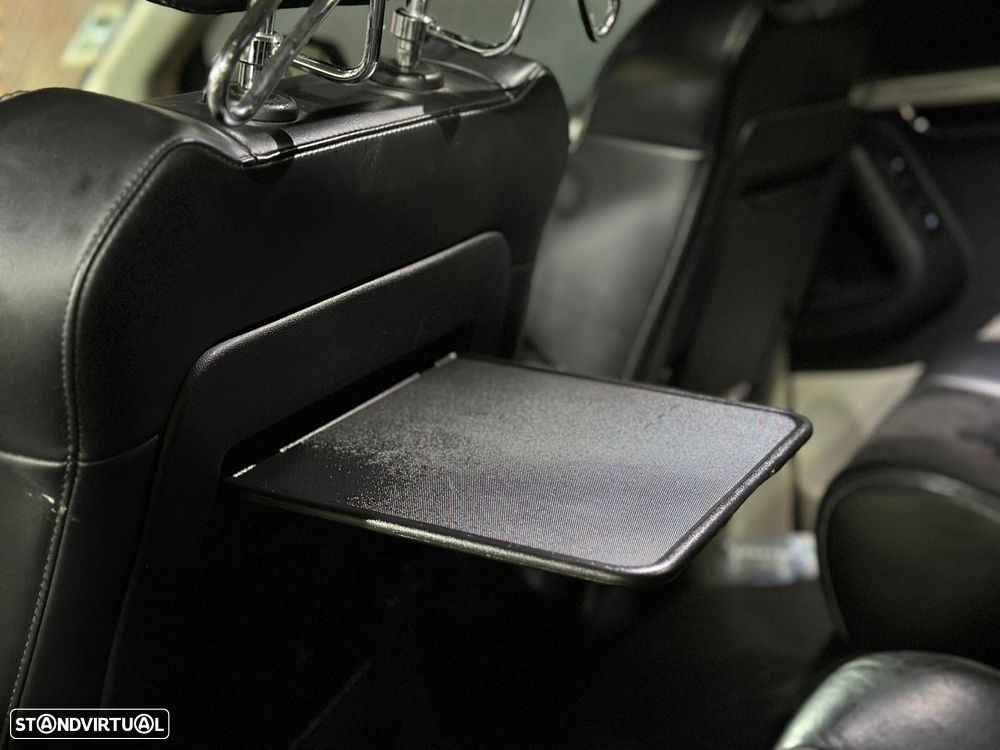 Lancia Voyager 2.8 CRD Platinum - 39