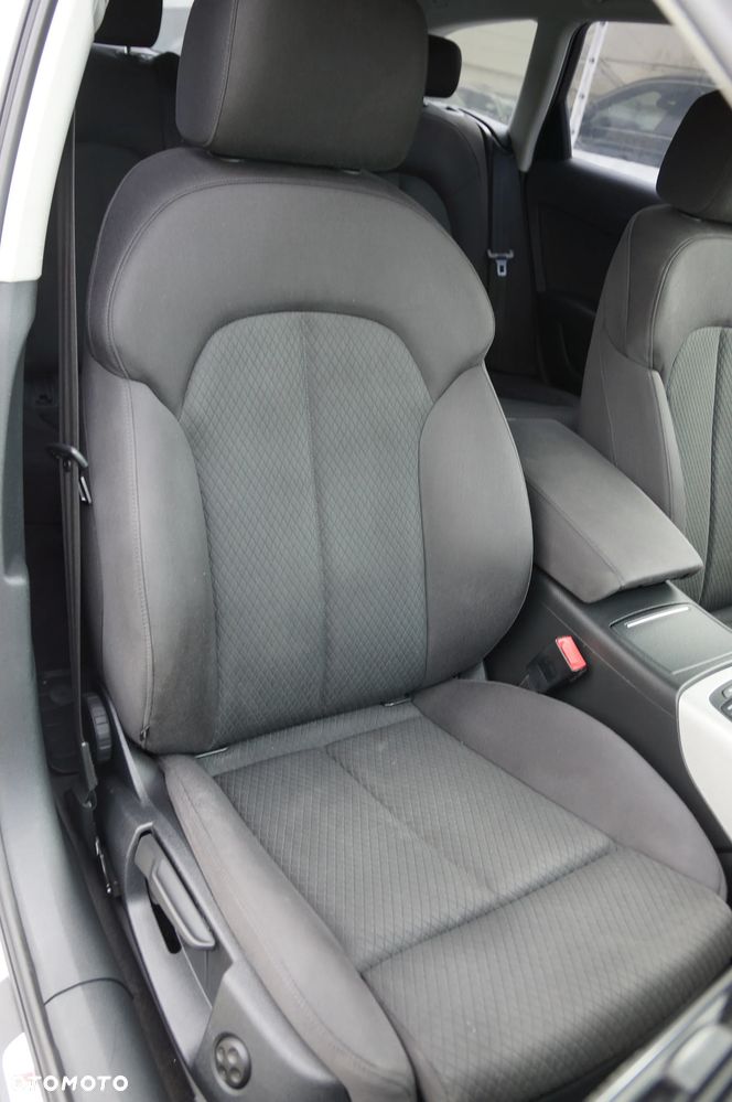 Audi A6 Avant 2.0 TDI quattro S tronic - 28