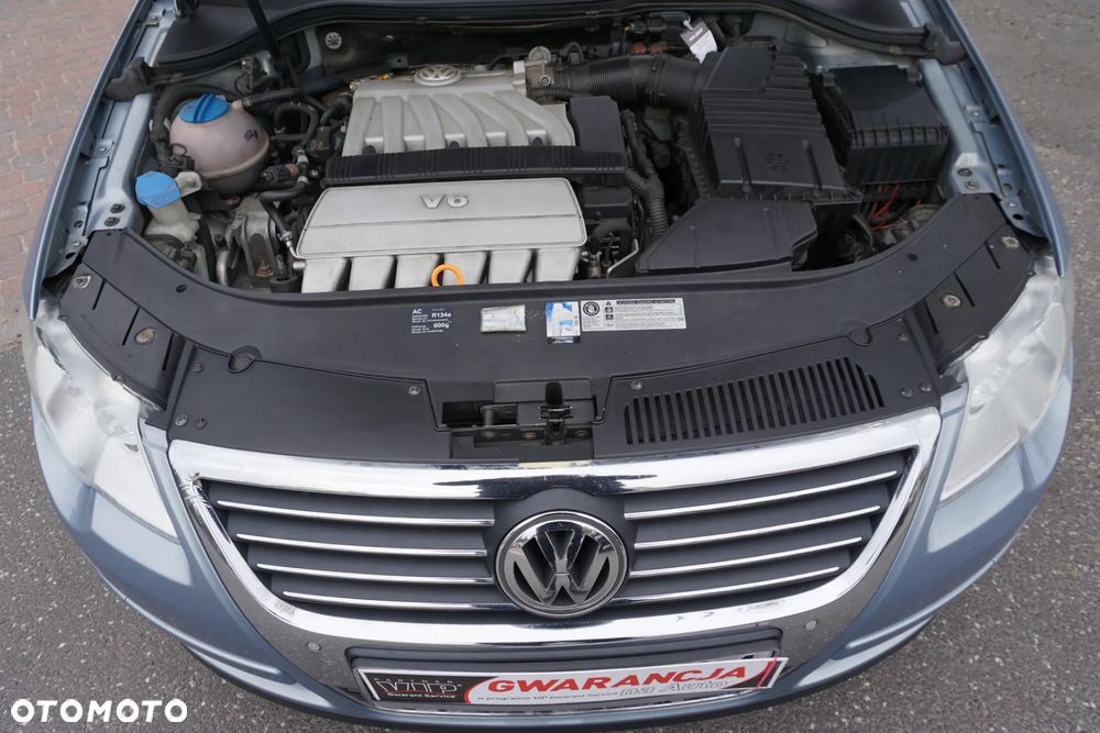 Volkswagen Passat 3.2 V6 FSI 4Mot Highline DSG - 26