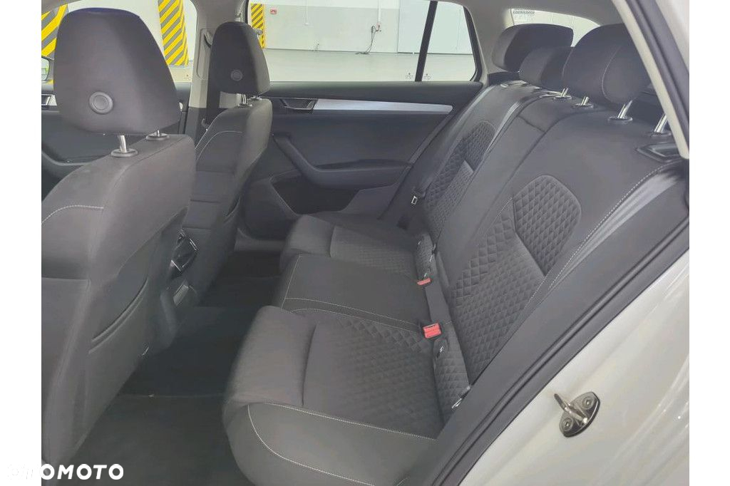Skoda Superb 2.0 TSI Ambition DSG - 7