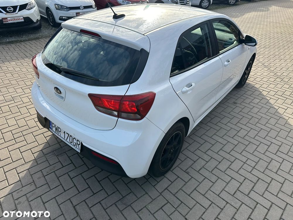 Kia Rio - 37