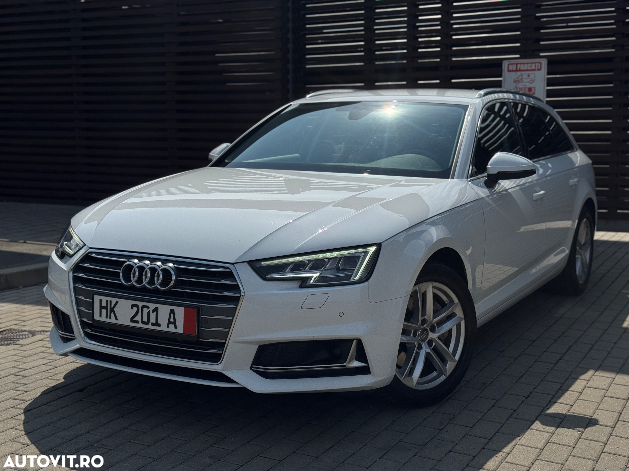 Audi A4 Avant 2.0 40 TDI S tronic S Line - 3