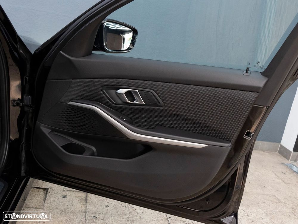 BMW 318 d Auto - 15