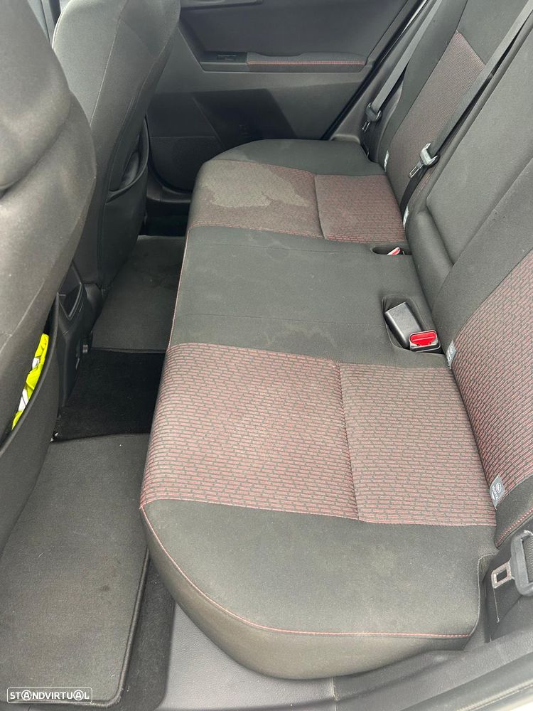 Toyota Auris 1.4 D-4D Comfort+Pack Sport - 3
