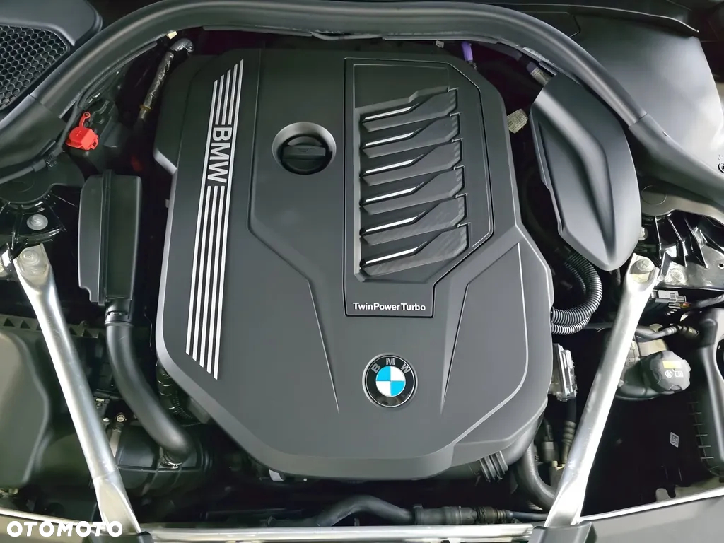 BMW Seria 5 540i xDrive Touring M Sport Edition - 11